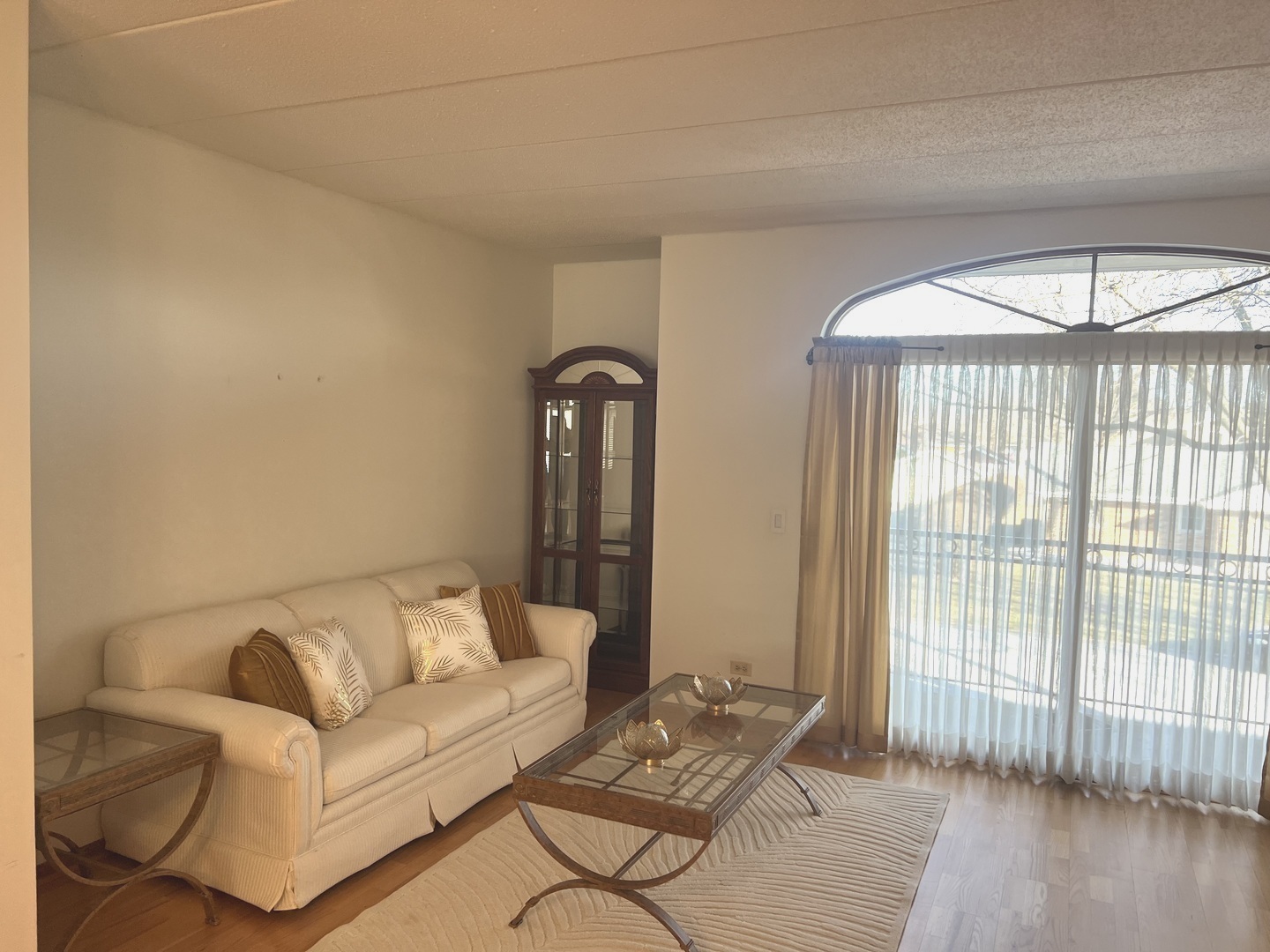 9420 S 77th Court #2E, Hickory Hills, IL 60457