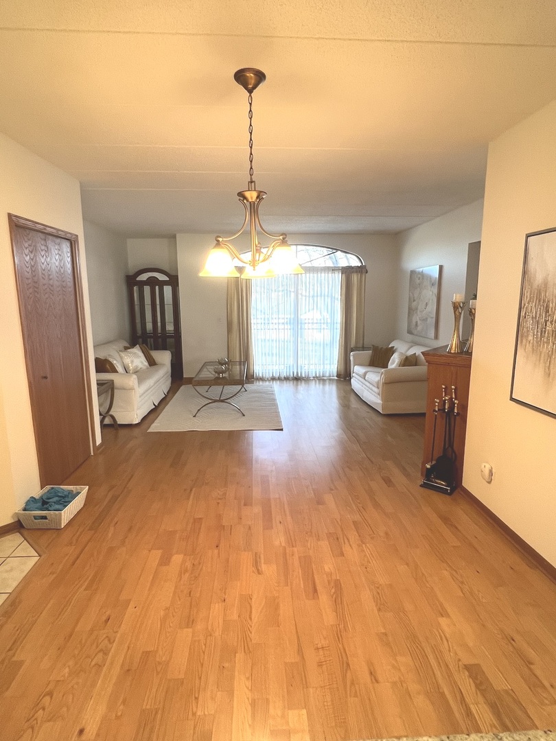 9420 S 77th Court #2E, Hickory Hills, IL 60457