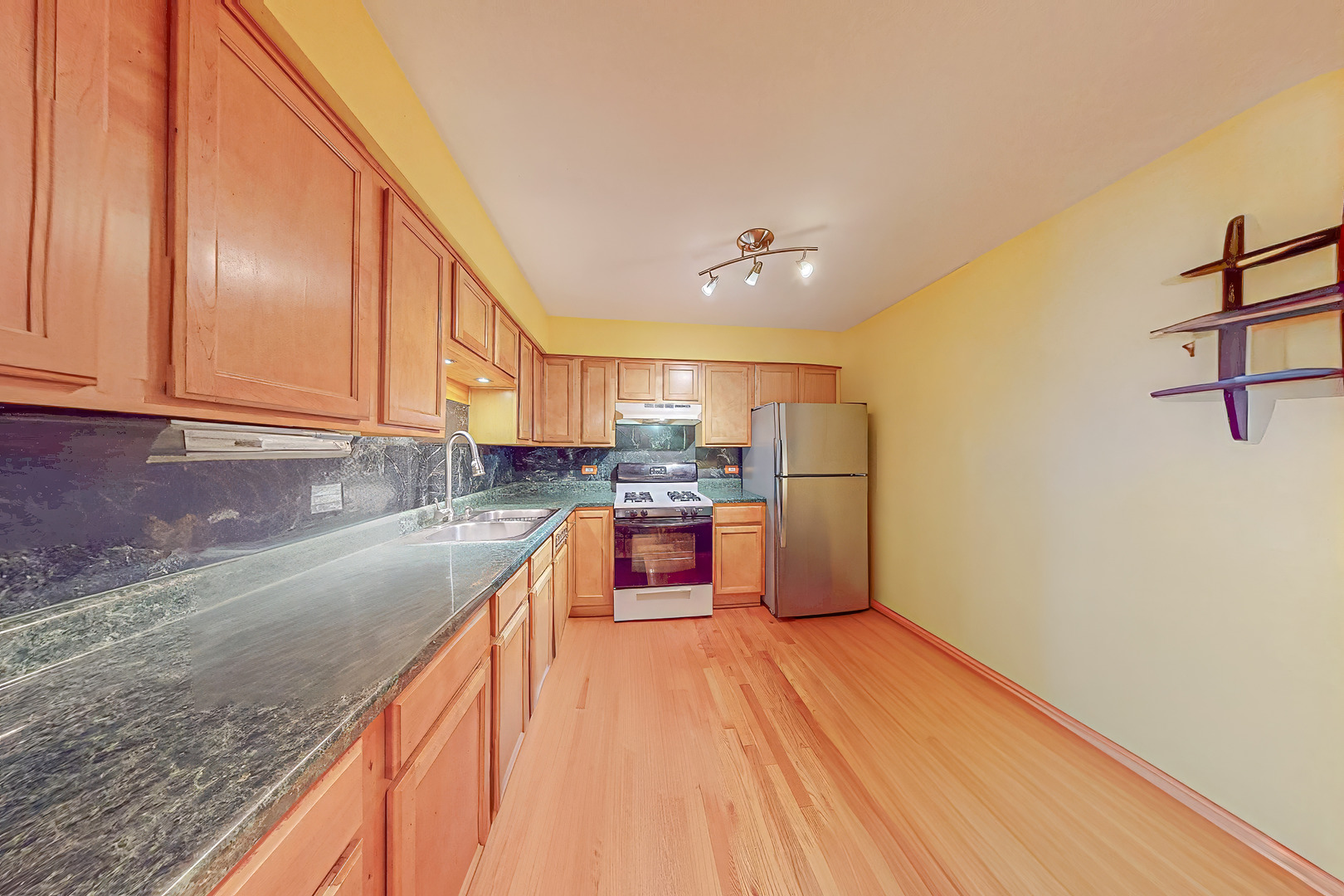 659 E Fullerton Avenue #209, Glendale Heights, IL 60139