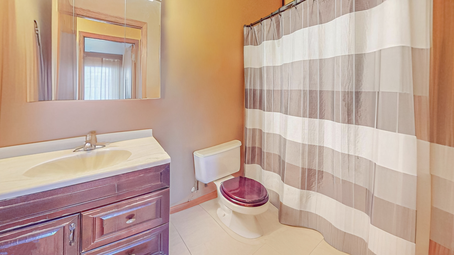 659 E Fullerton Avenue #209, Glendale Heights, IL 60139