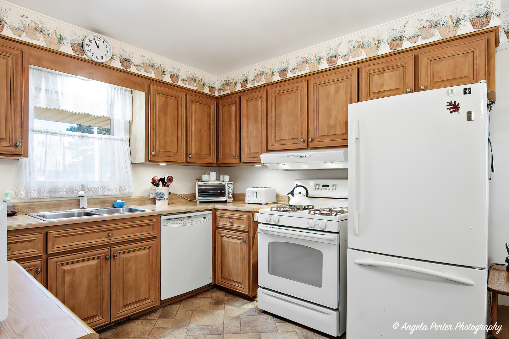 2326 Walnut Street, Waukegan, IL 60087