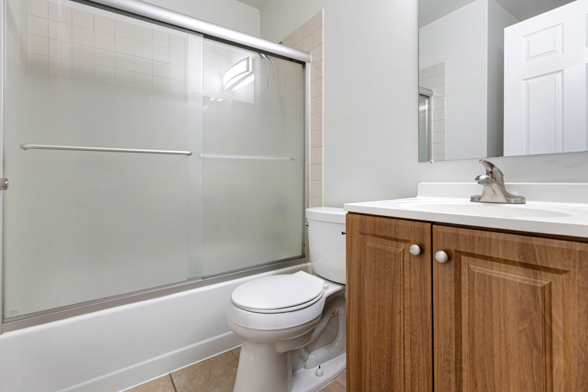 59 Gant Circle #H, Streamwood, IL 60107