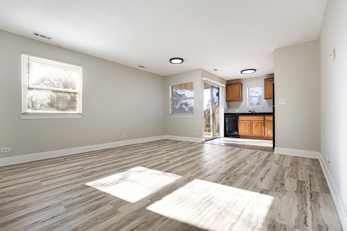 59 Gant Circle #H, Streamwood, IL 60107