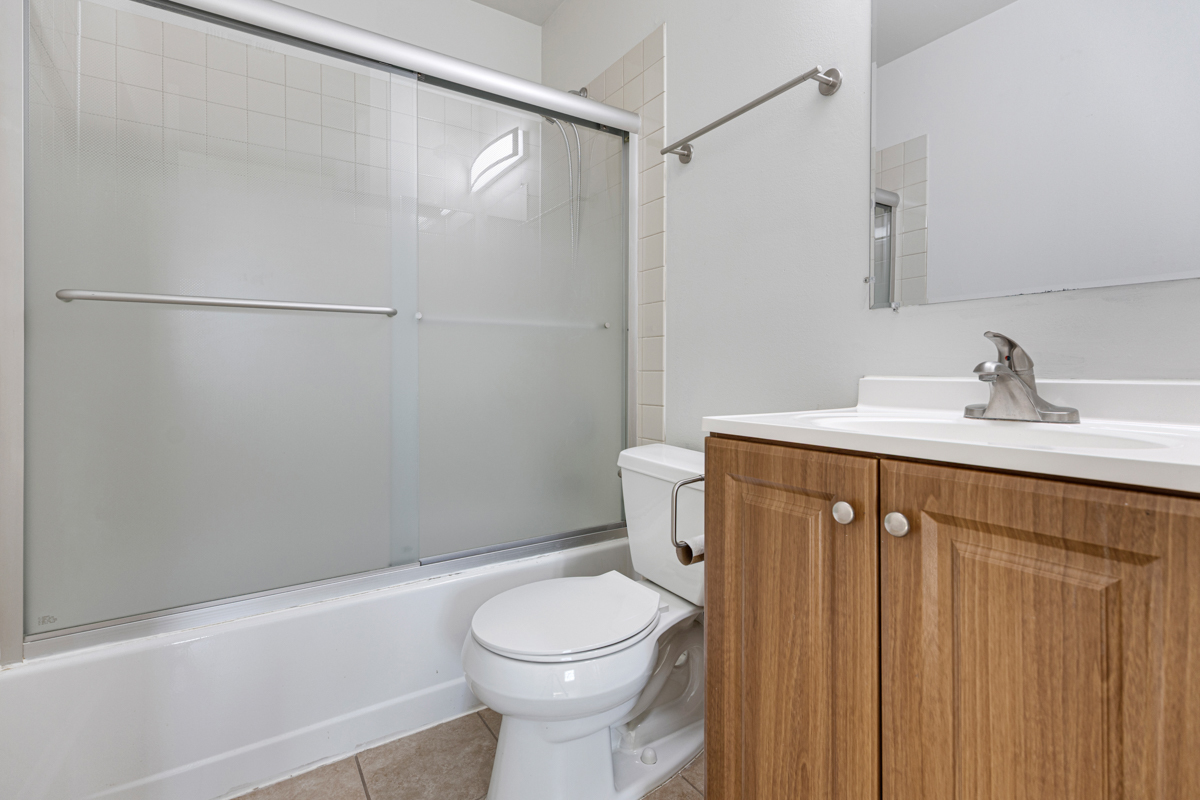 59 Gant Circle #H, Streamwood, IL 60107