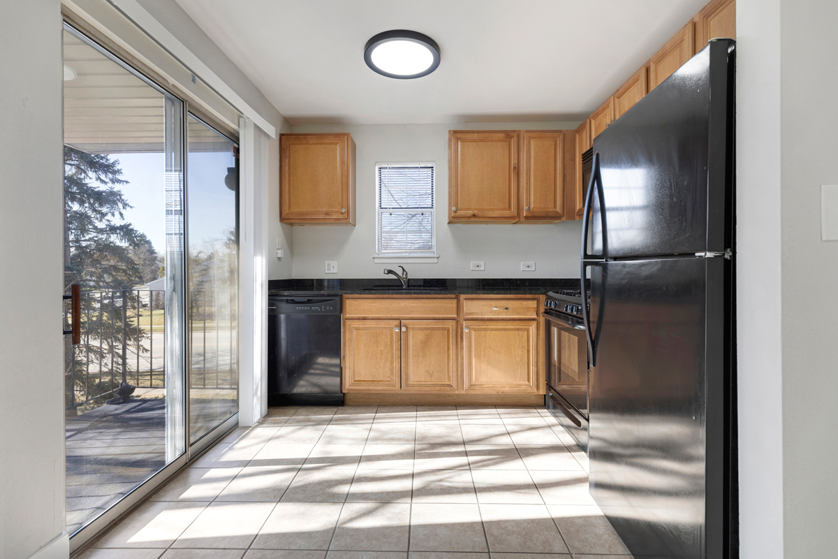 59 Gant Circle #H, Streamwood, IL 60107