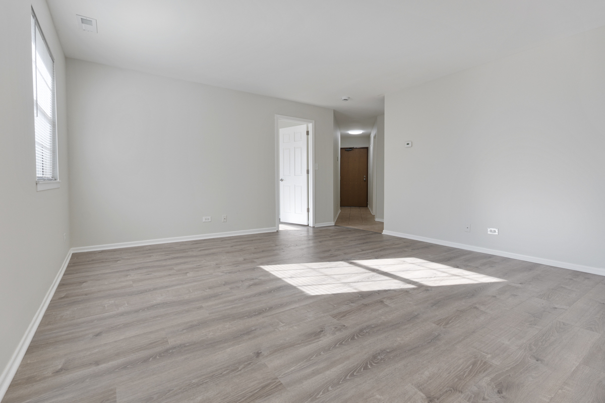 63 N Victoria Lane #A, Streamwood, IL 60107