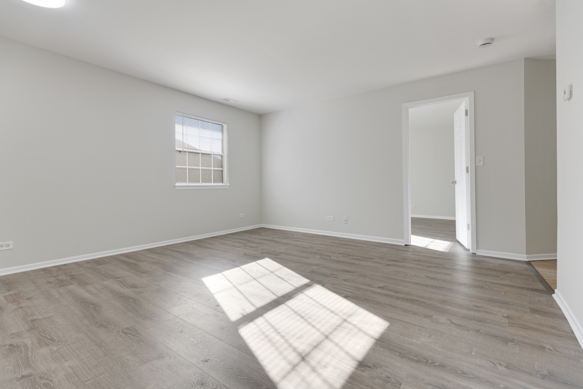 63 N Victoria Lane #A, Streamwood, IL 60107