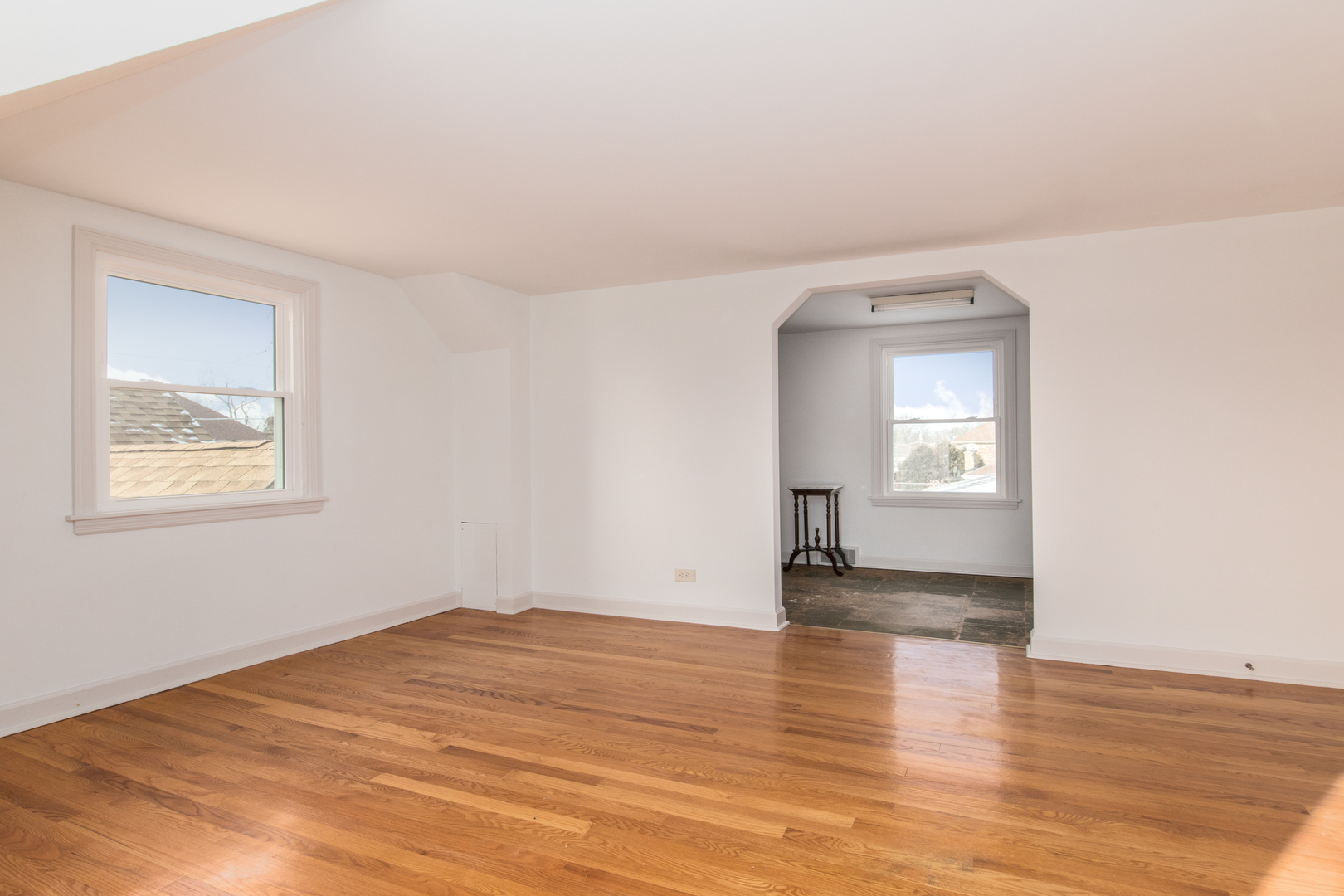 7340 W Keeney Street, Niles, IL 60714