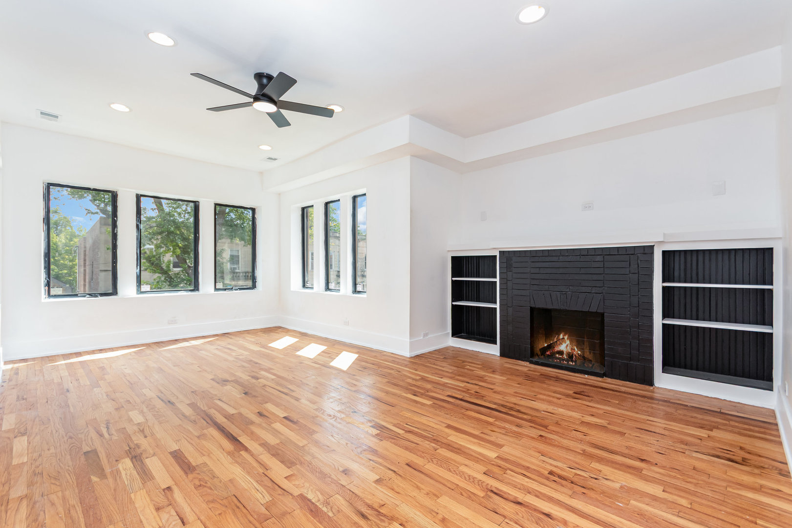 6336 S EBERHART Avenue, Chicago, IL 60637