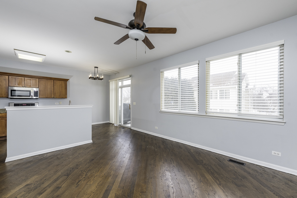 367 N Carlisle Court, Round Lake, IL 60073