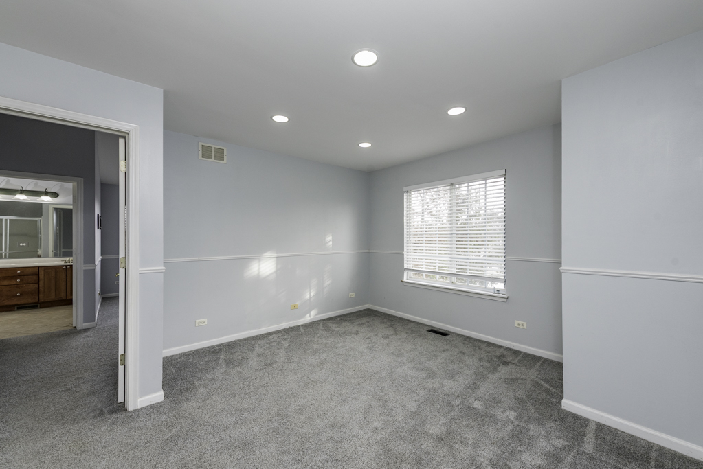 367 N Carlisle Court, Round Lake, IL 60073