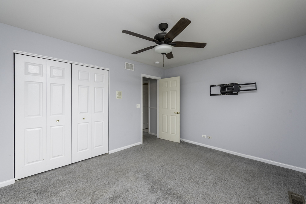 367 N Carlisle Court, Round Lake, IL 60073