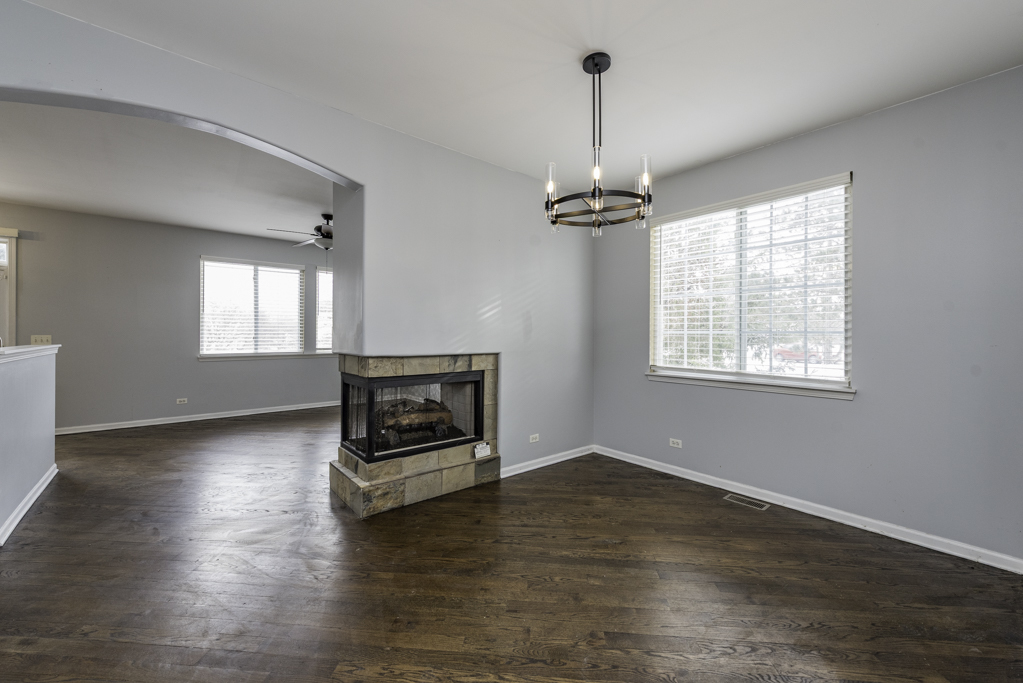 367 N Carlisle Court, Round Lake, IL 60073