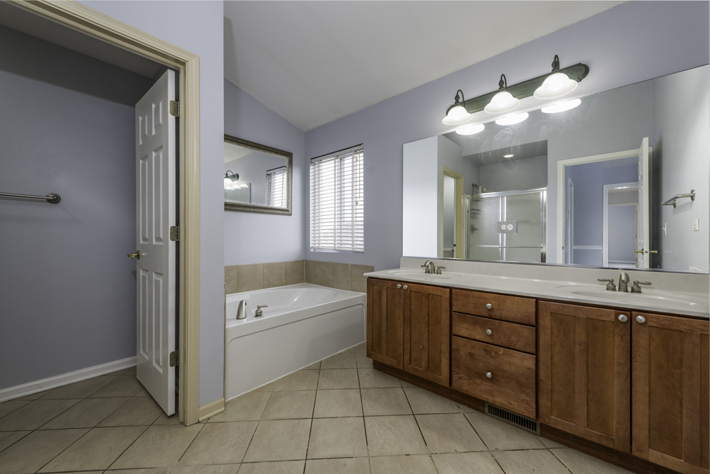 367 N Carlisle Court, Round Lake, IL 60073