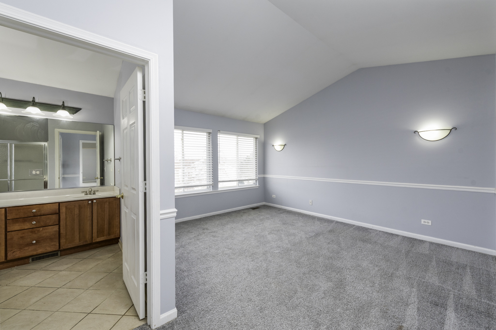 367 N Carlisle Court, Round Lake, IL 60073