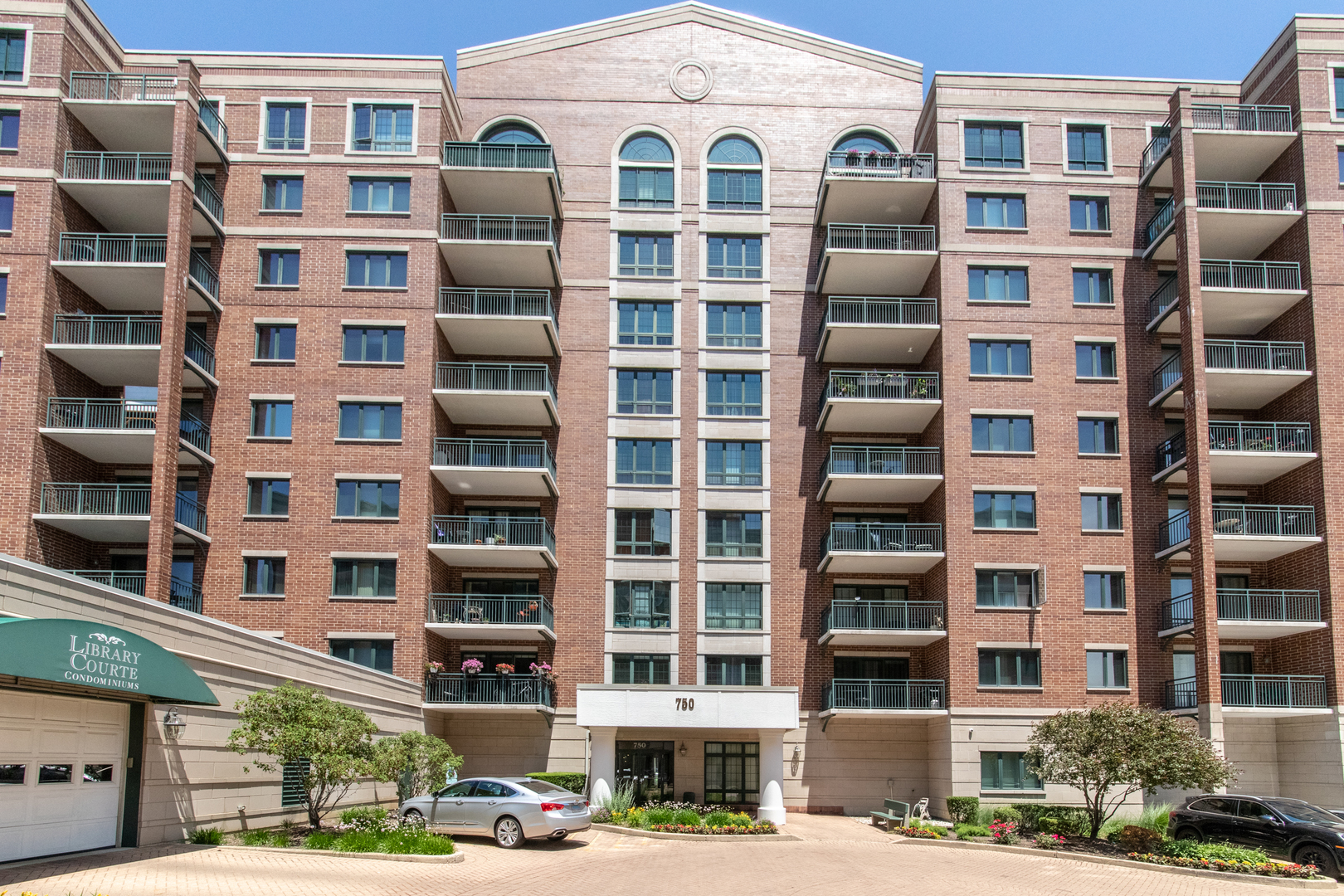 750 Pearson Street #904, Des Plaines, IL 60016