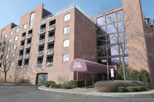 1450 PLYMOUTH Lane #306, Elgin, IL 60123