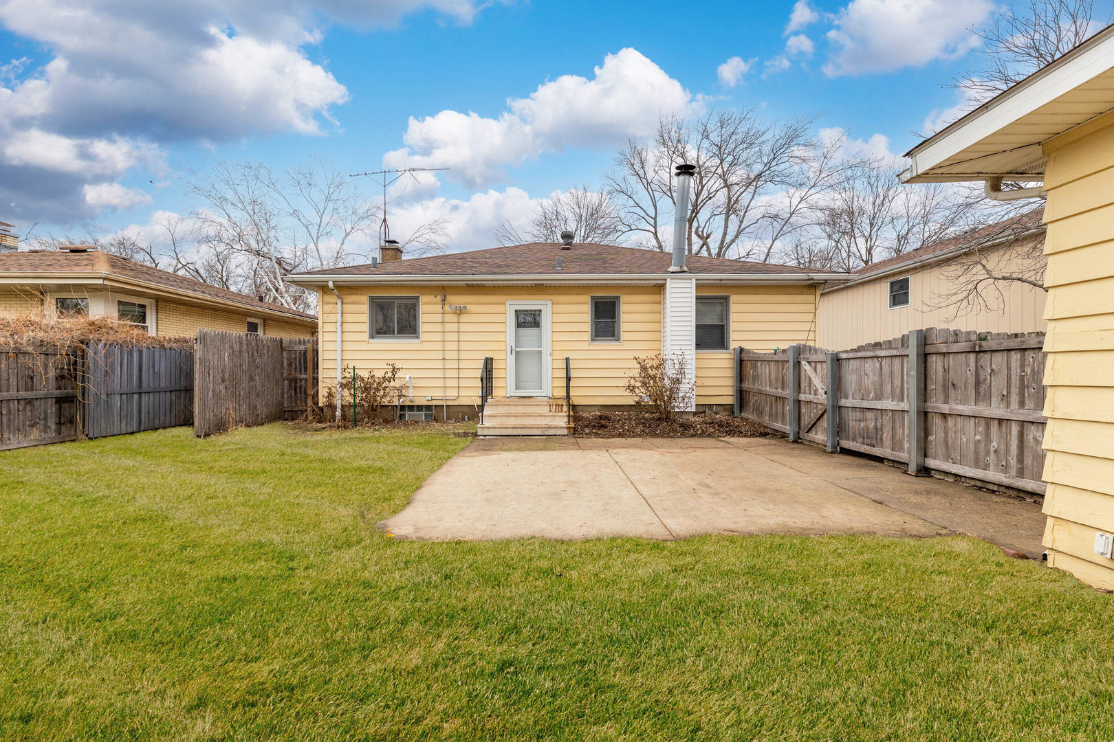 1210 Campbell Street, Joliet, IL 60435