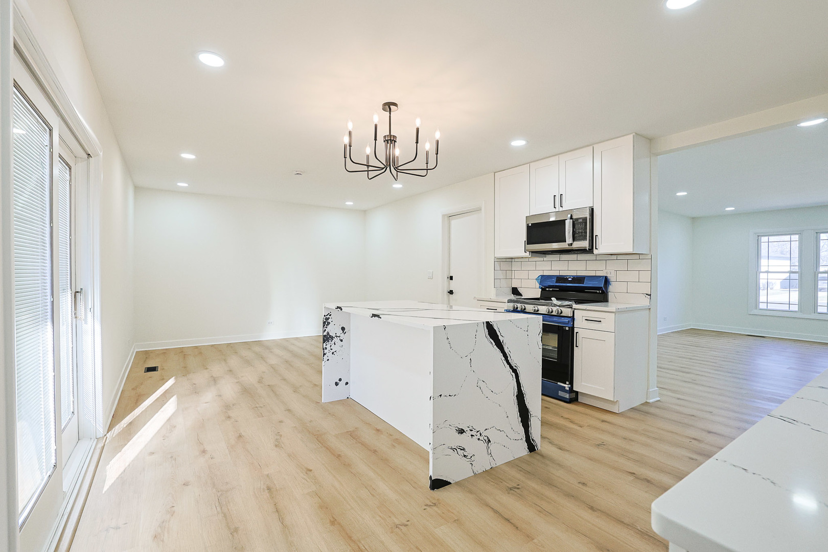 7784 Huntington Circle, Hanover Park, IL 60133