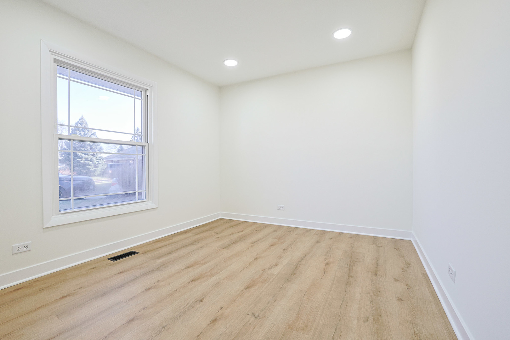 7784 Huntington Circle, Hanover Park, IL 60133