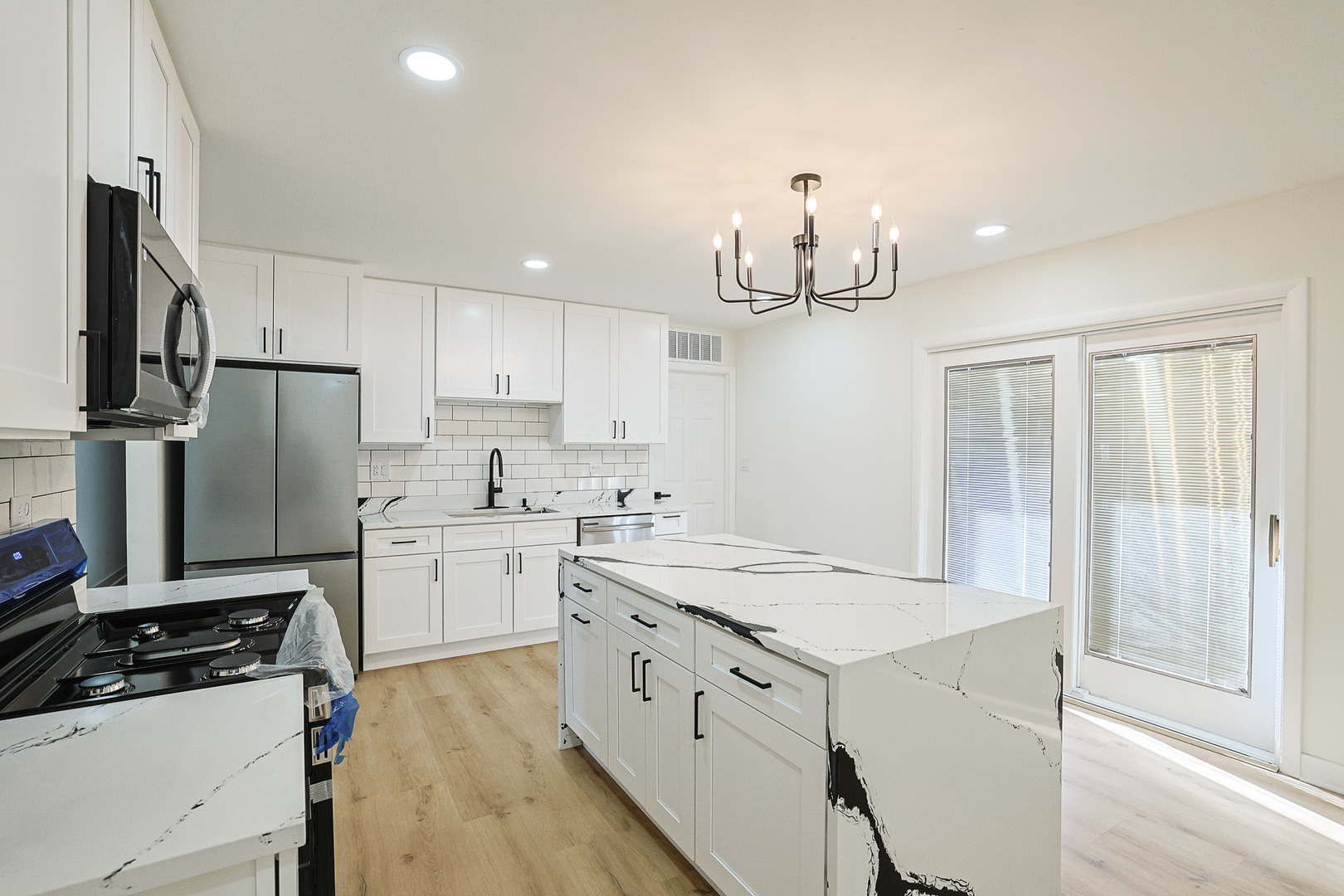 7784 Huntington Circle, Hanover Park, IL 60133