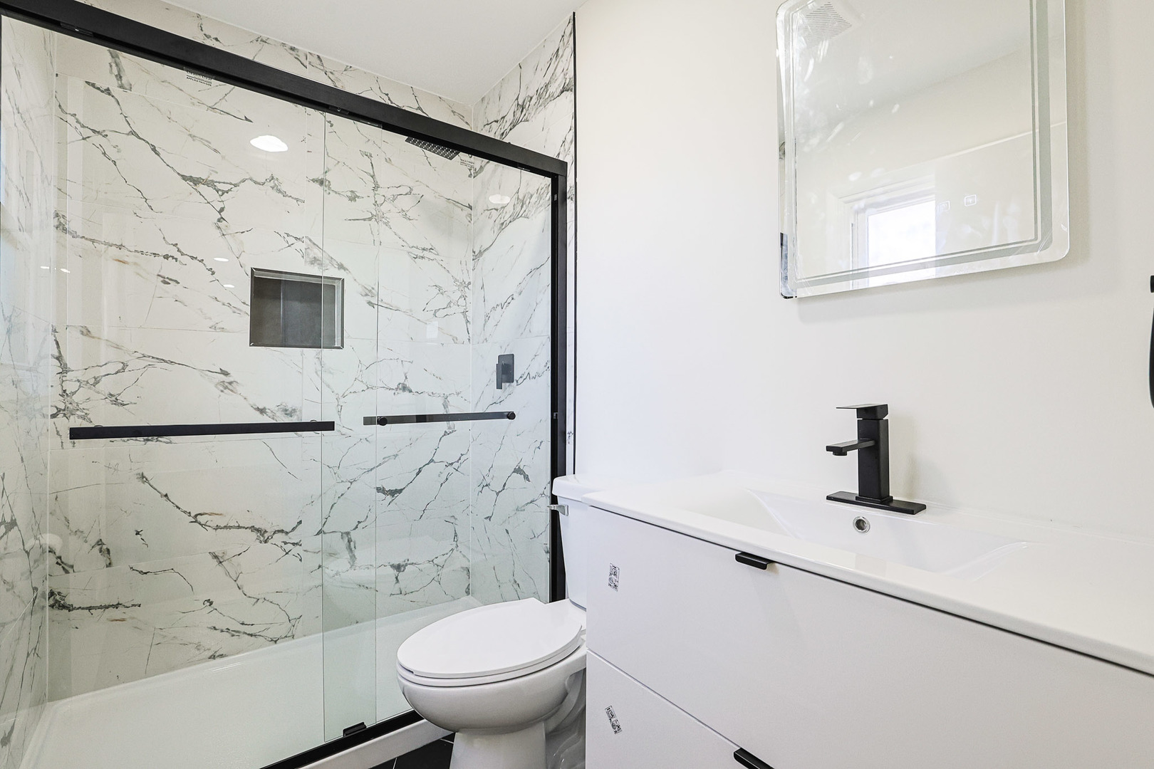 7784 Huntington Circle, Hanover Park, IL 60133