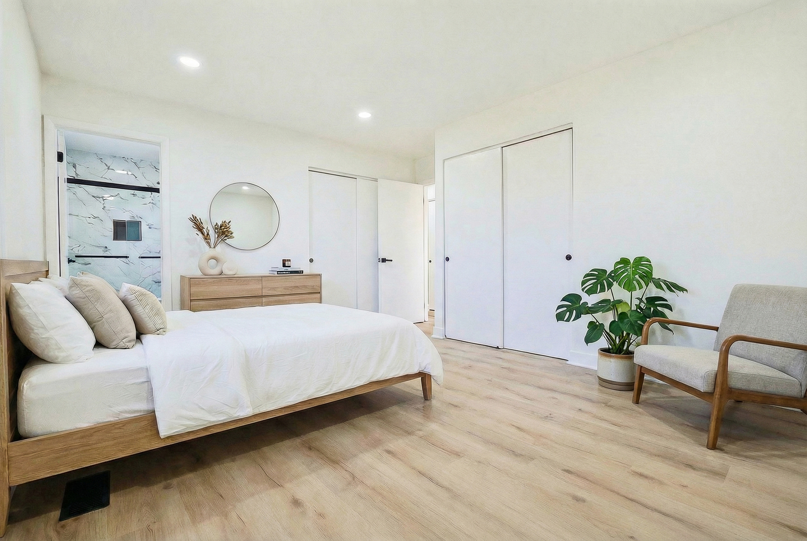 7784 Huntington Circle, Hanover Park, IL 60133