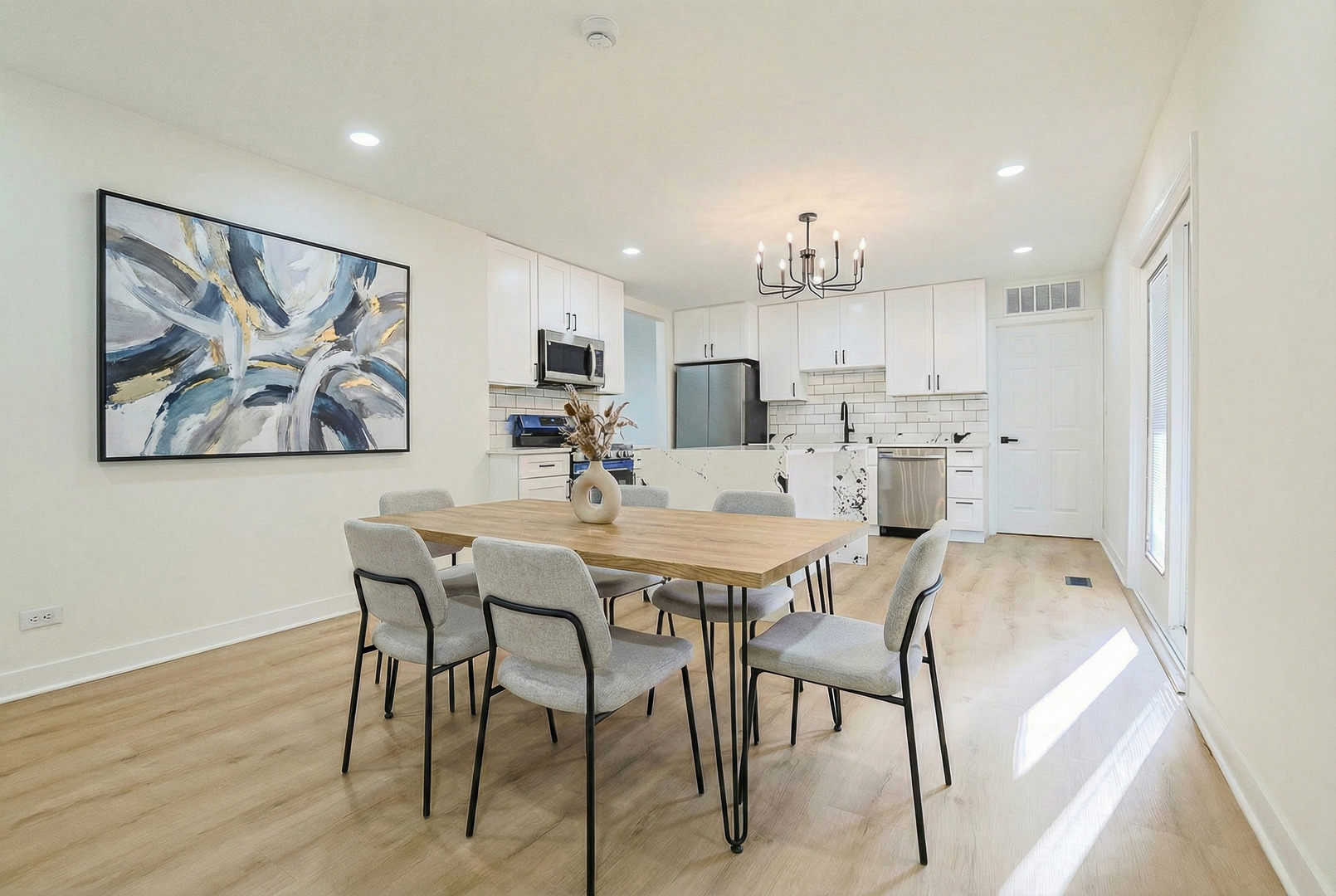 7784 Huntington Circle, Hanover Park, IL 60133