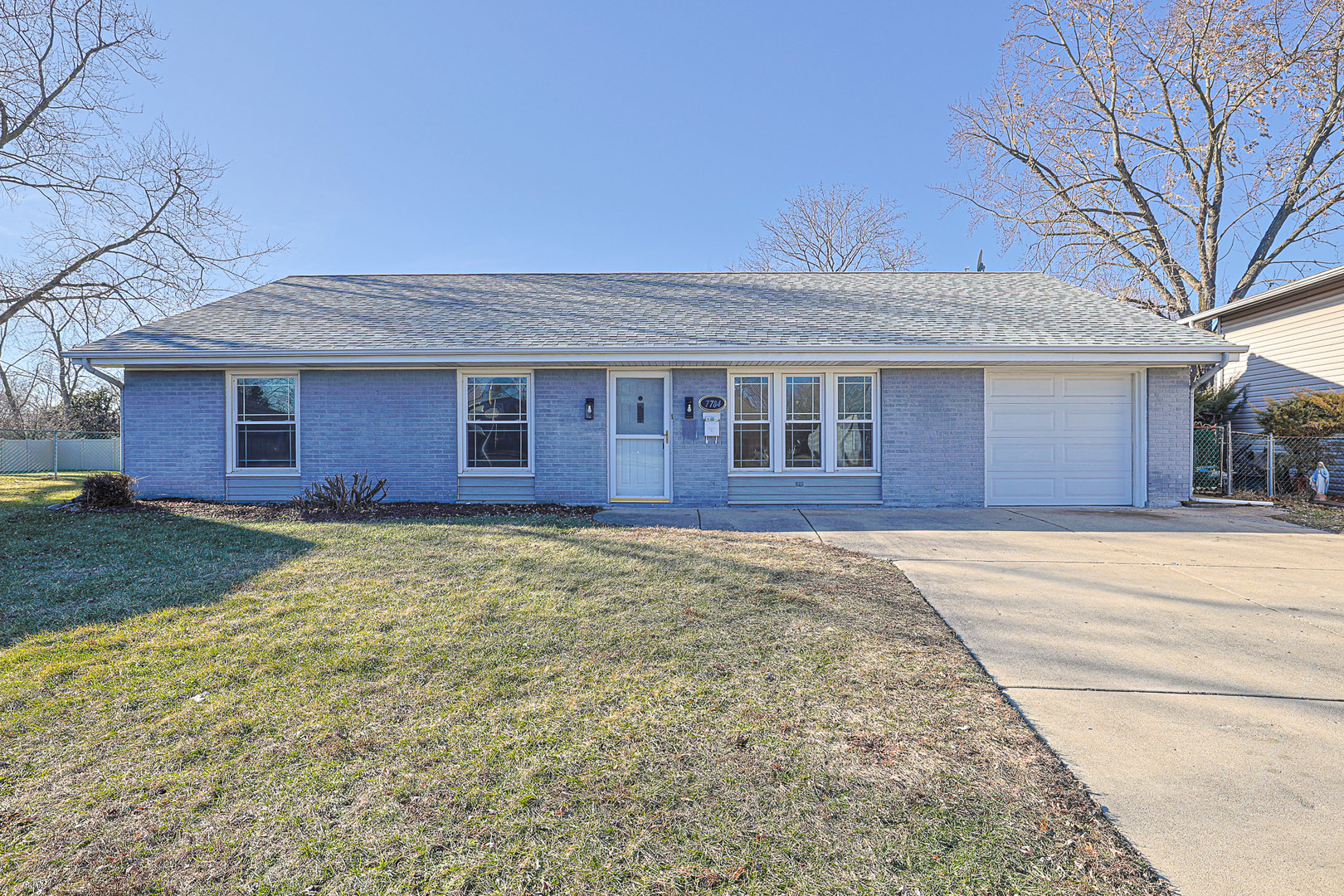 7784 Huntington Circle, Hanover Park, IL 60133