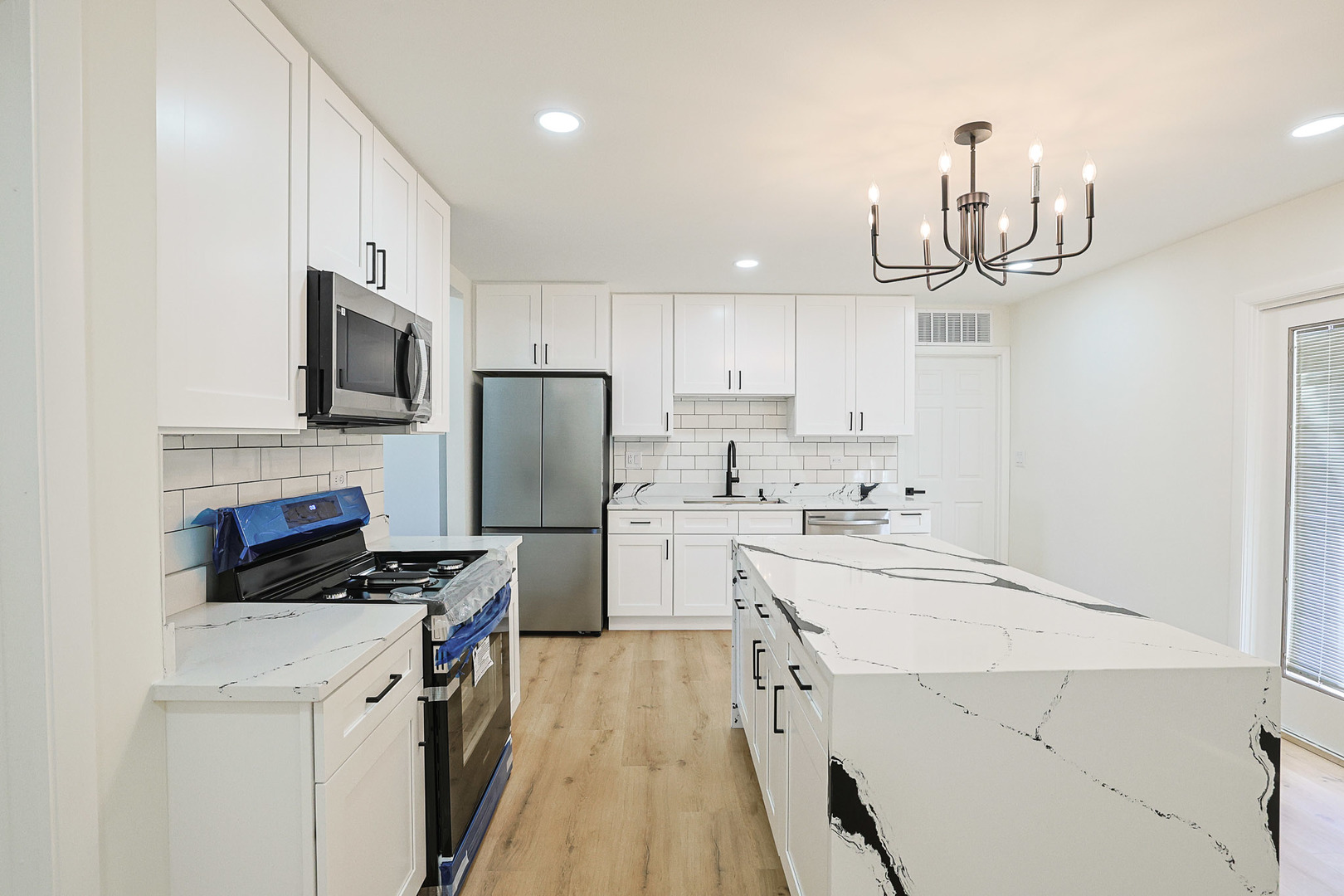 7784 Huntington Circle, Hanover Park, IL 60133