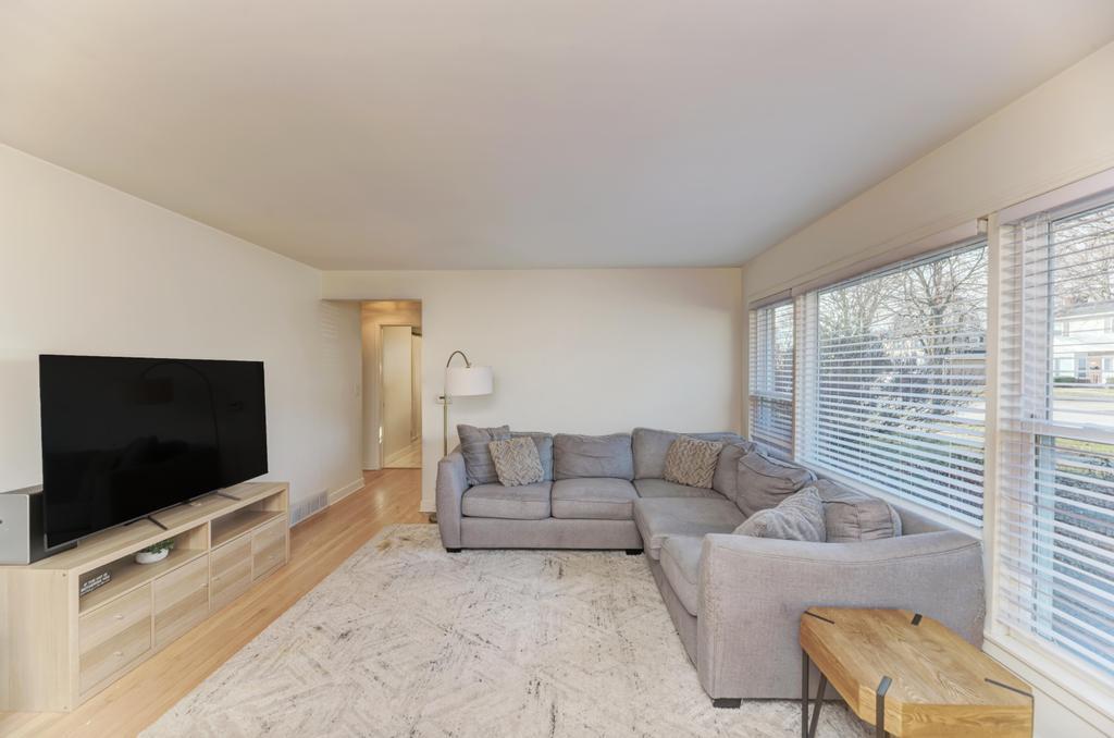 Arlington Heights, IL 60005