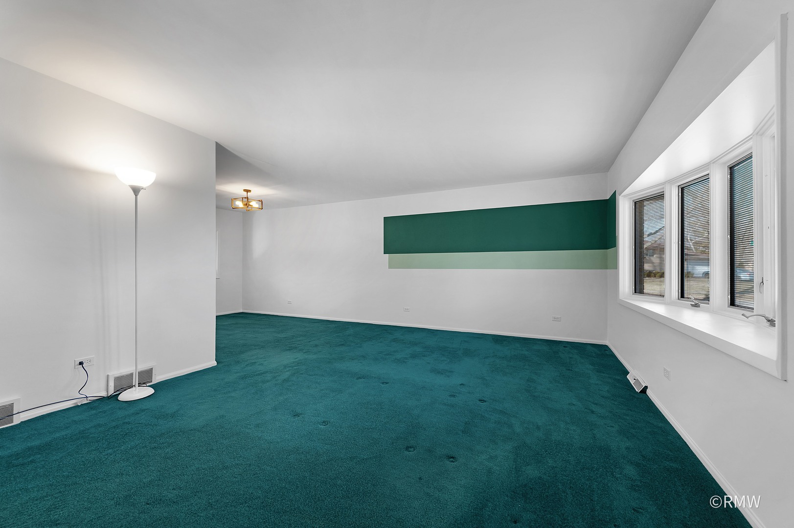 1800 N Iris Drive, Palatine, IL 60074