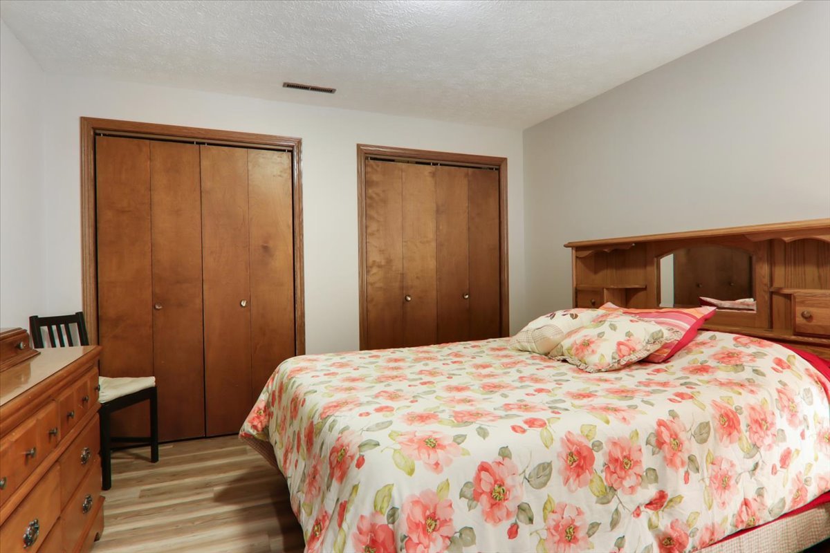 2215 Woodfield Road, Bloomington, IL 61704