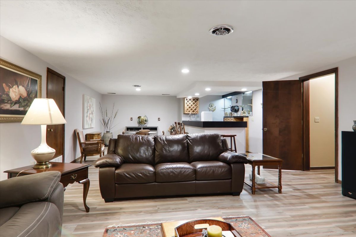 2215 Woodfield Road, Bloomington, IL 61704