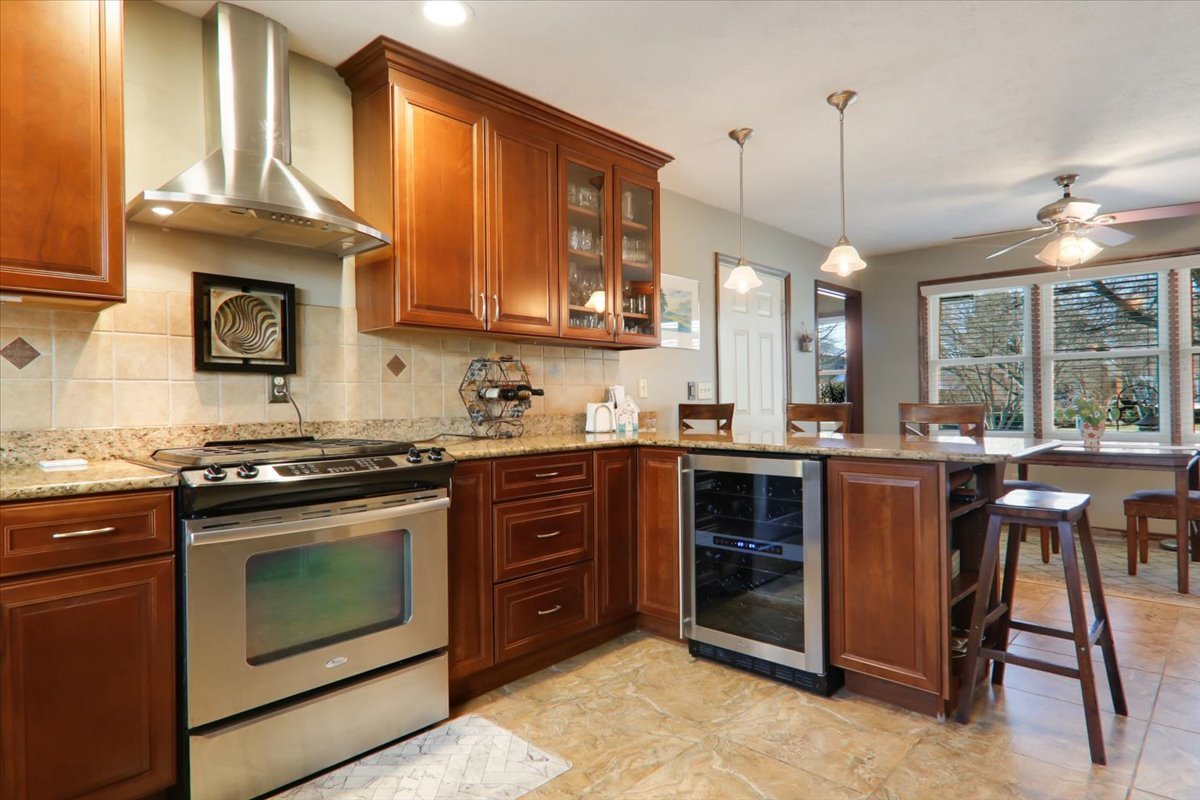 2215 Woodfield Road, Bloomington, IL 61704