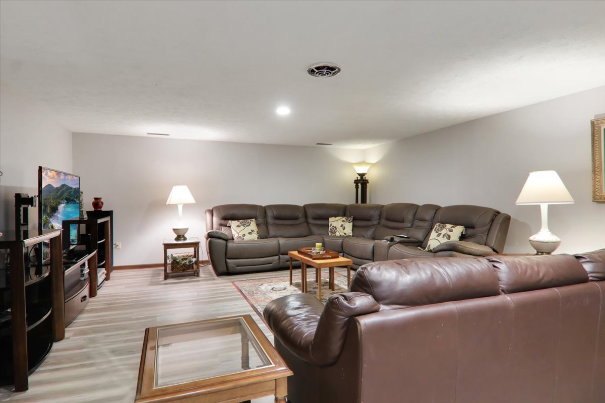 2215 Woodfield Road, Bloomington, IL 61704