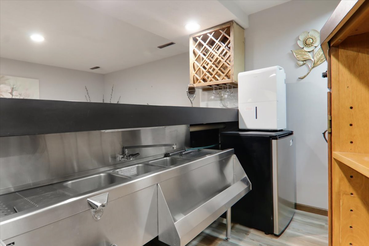 2215 Woodfield Road, Bloomington, IL 61704