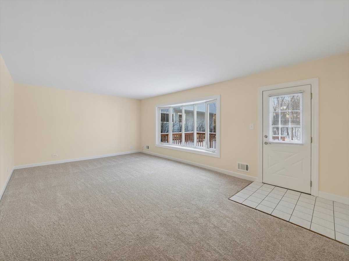 115 W HELEN Road, Palatine, IL 60067