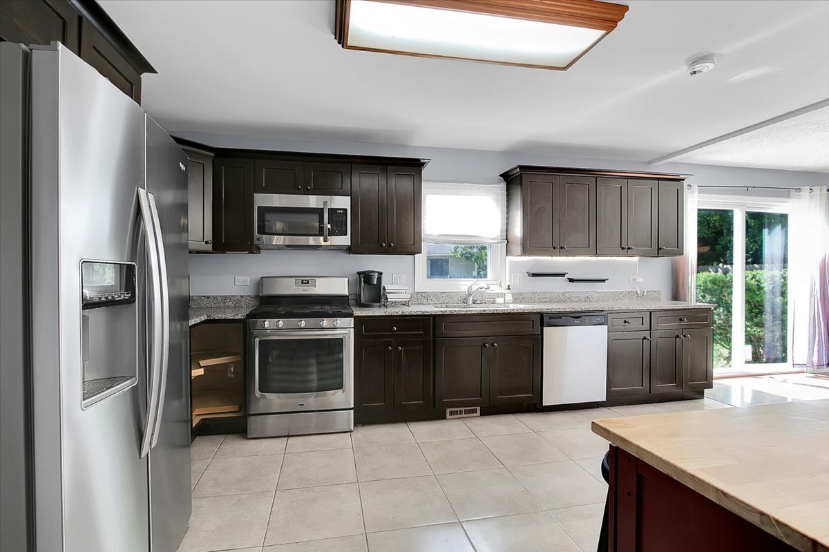 2509 Brook Lane, Aurora, IL 60504