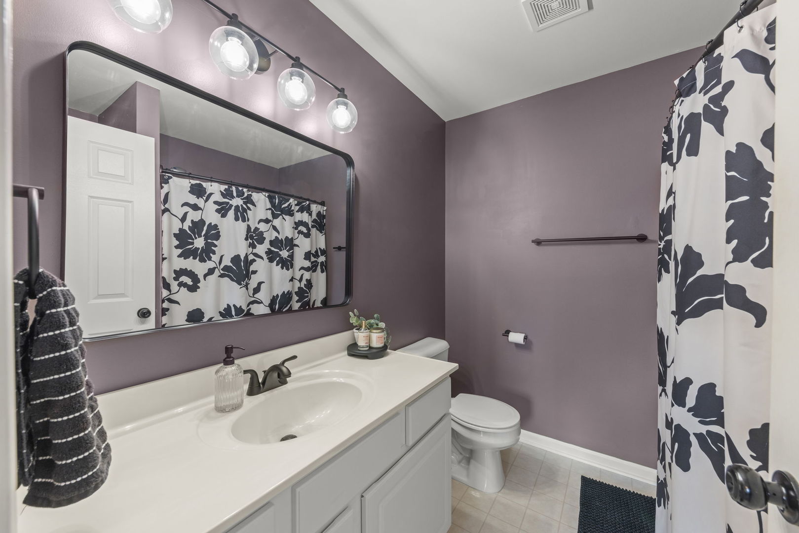 809 Constance Lane #809, Sycamore, IL 60178