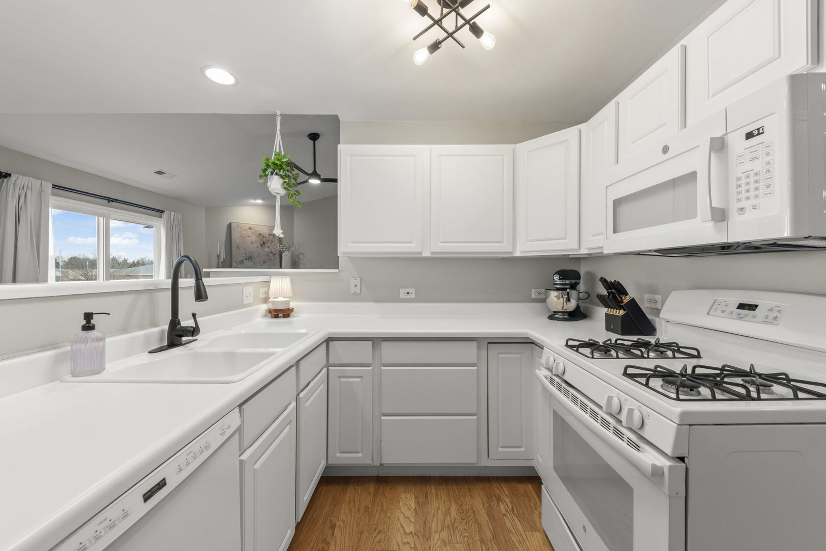 809 Constance Lane #809, Sycamore, IL 60178