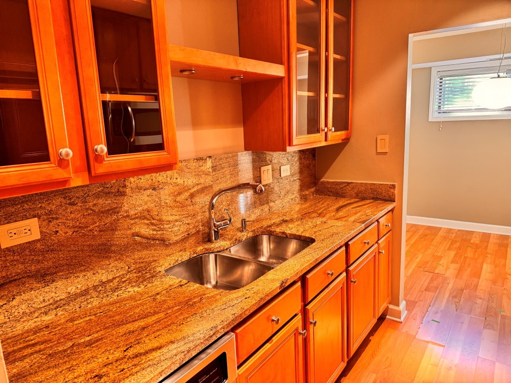 2212 Country Club Drive #6, Woodridge, IL 60517