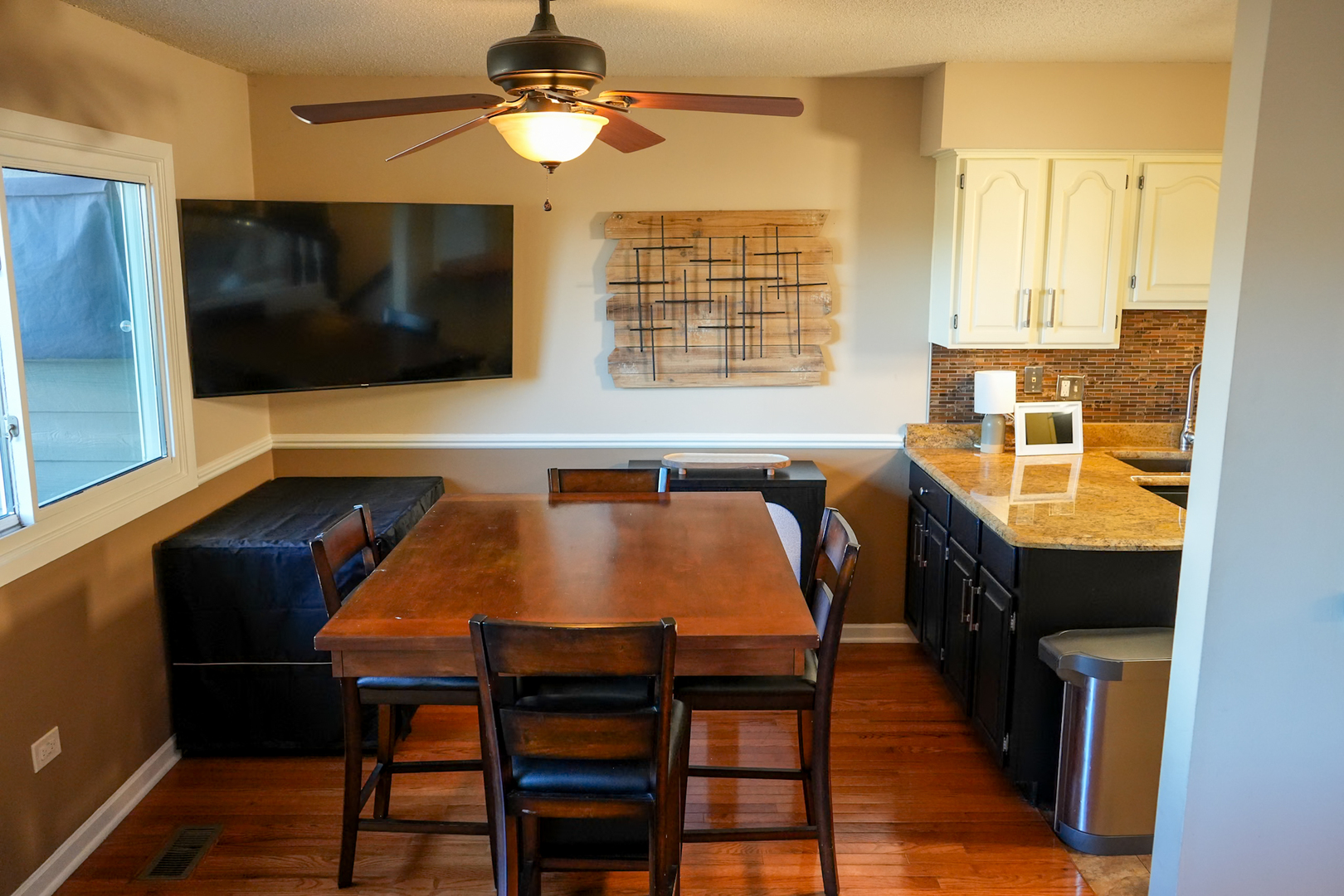 647 Johnson Avenue, Frankfort, IL 60423