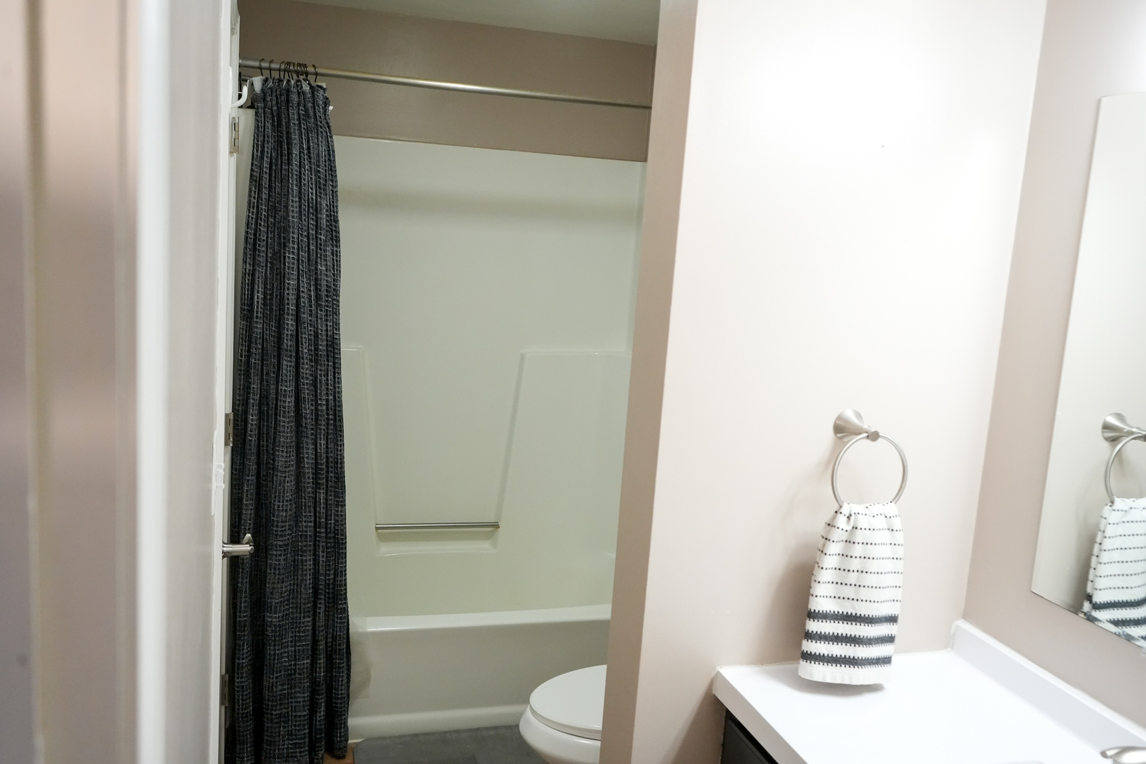 647 Johnson Avenue, Frankfort, IL 60423