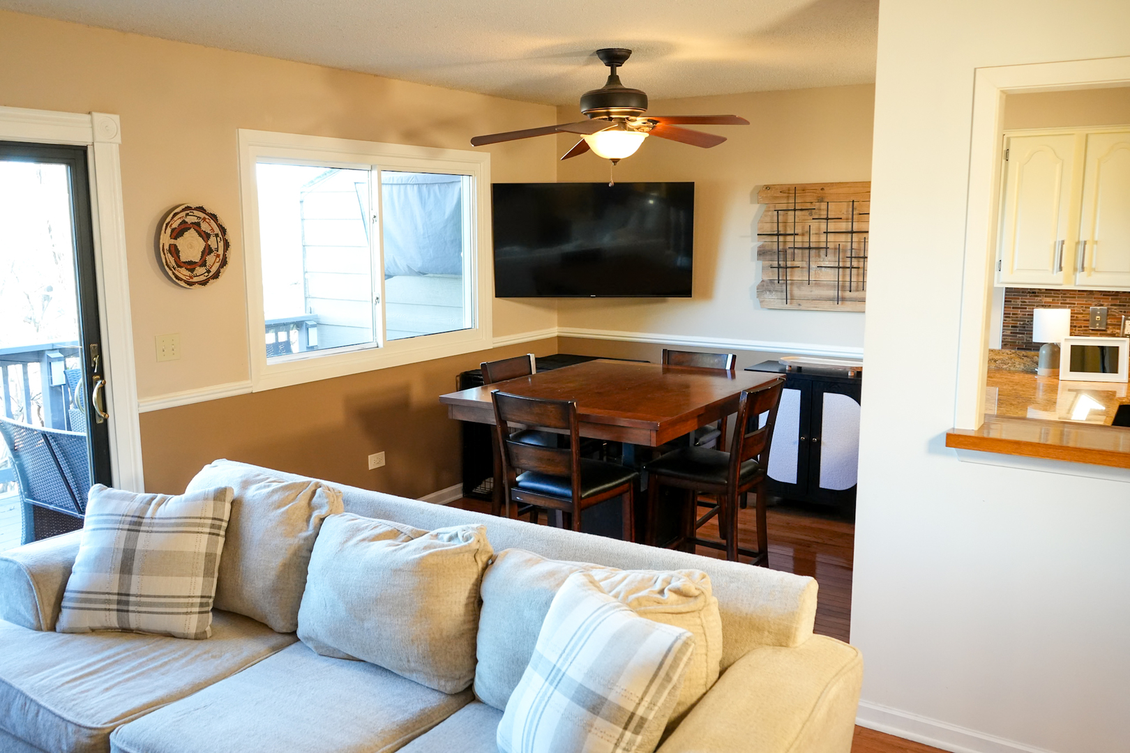 647 Johnson Avenue, Frankfort, IL 60423