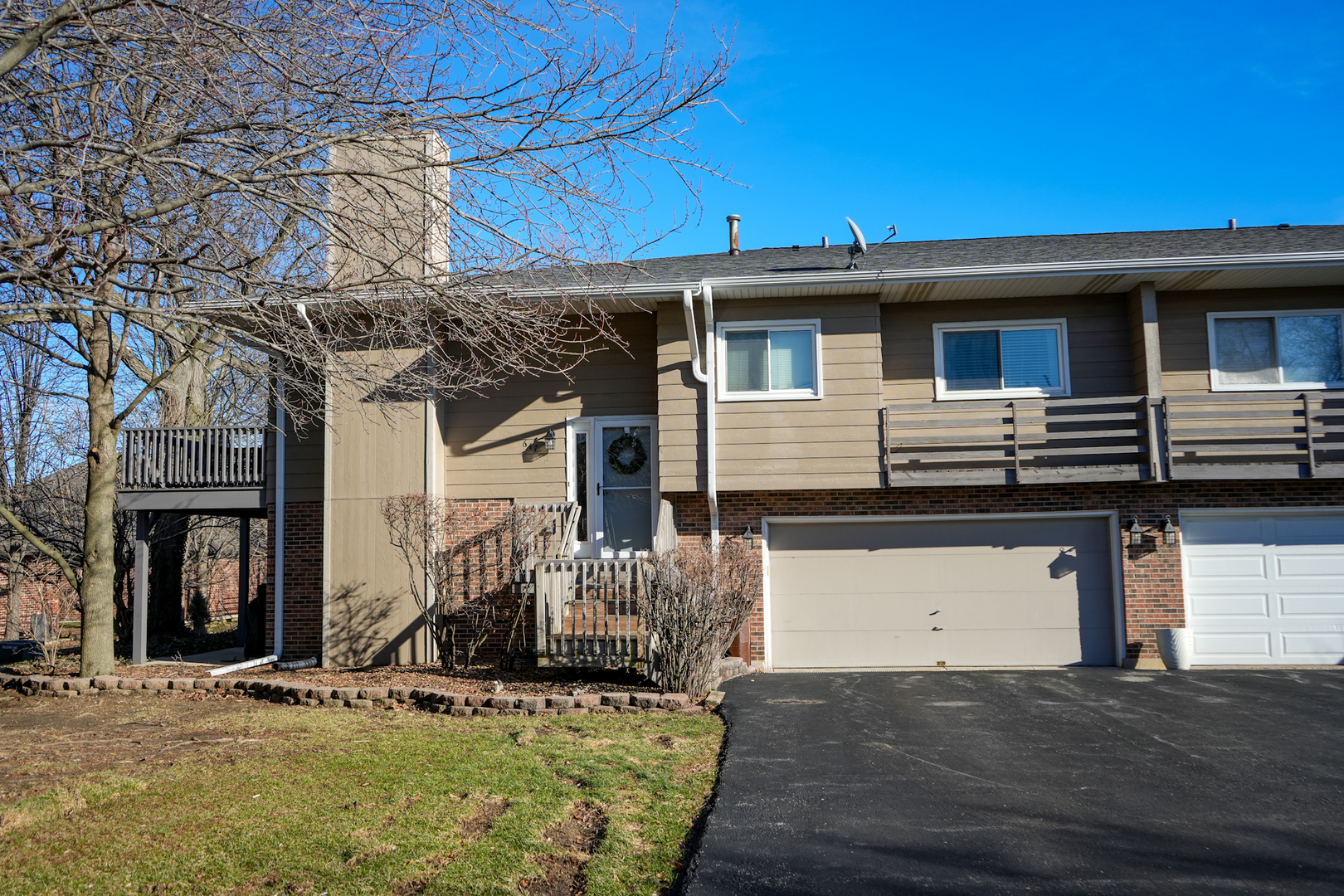 647 Johnson Avenue, Frankfort, IL 60423