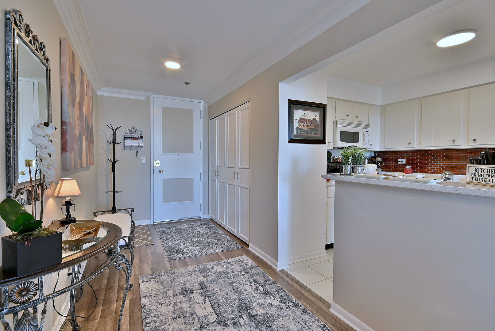 190 S Wood Dale Road #902, Wood Dale, IL 60191