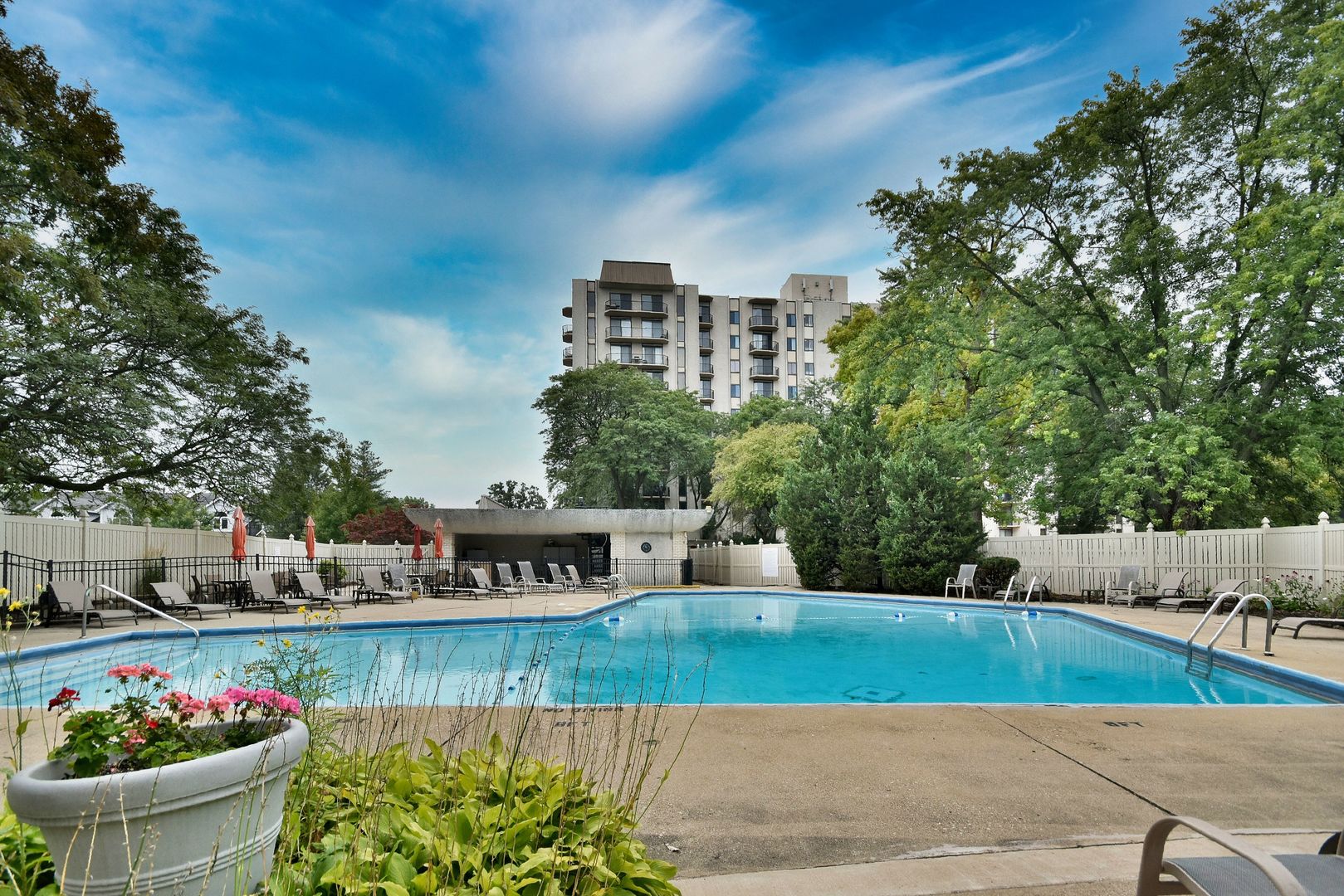 190 S Wood Dale Road #902, Wood Dale, IL 60191