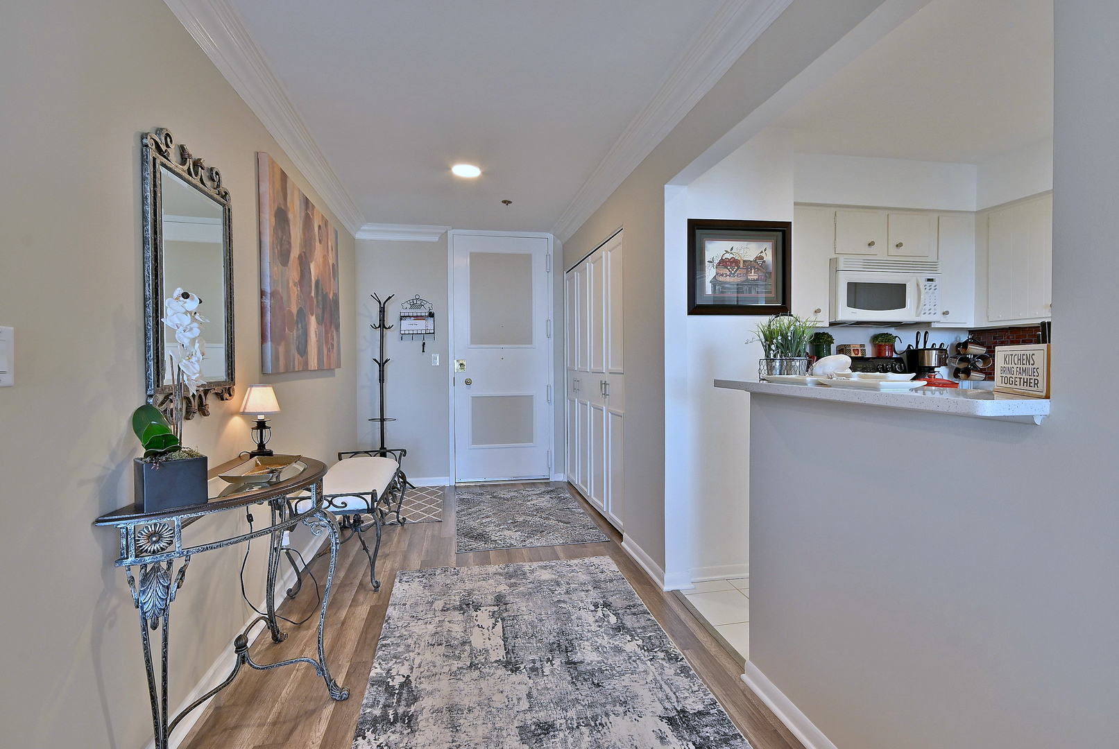 190 S Wood Dale Road #902, Wood Dale, IL 60191