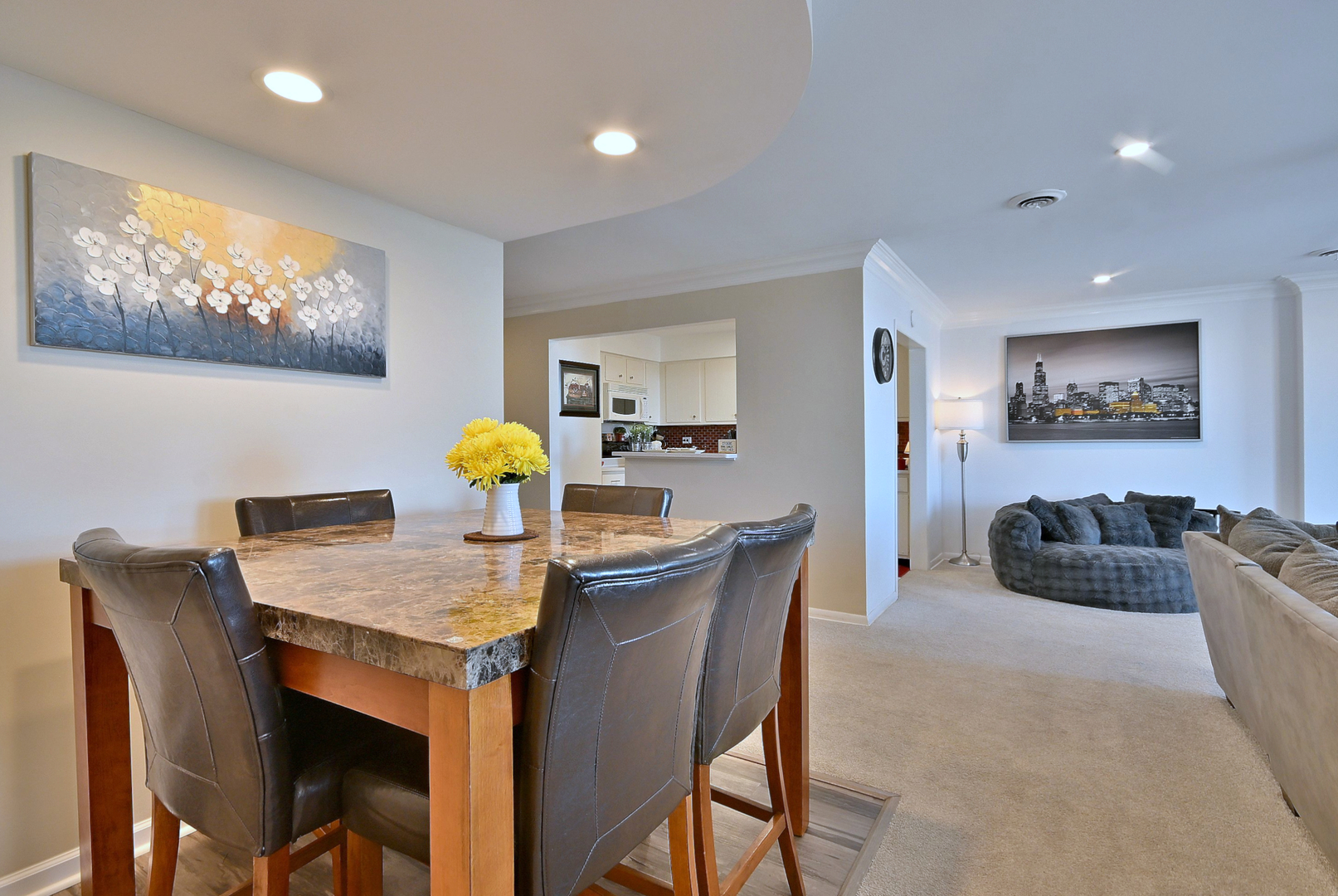 190 S Wood Dale Road #902, Wood Dale, IL 60191